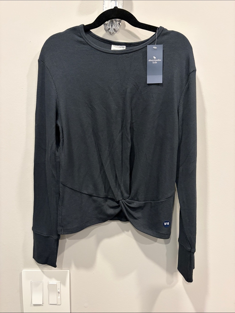 abercrombie kids Charcoal Gray Long-Sleeve Twist Hem Top
